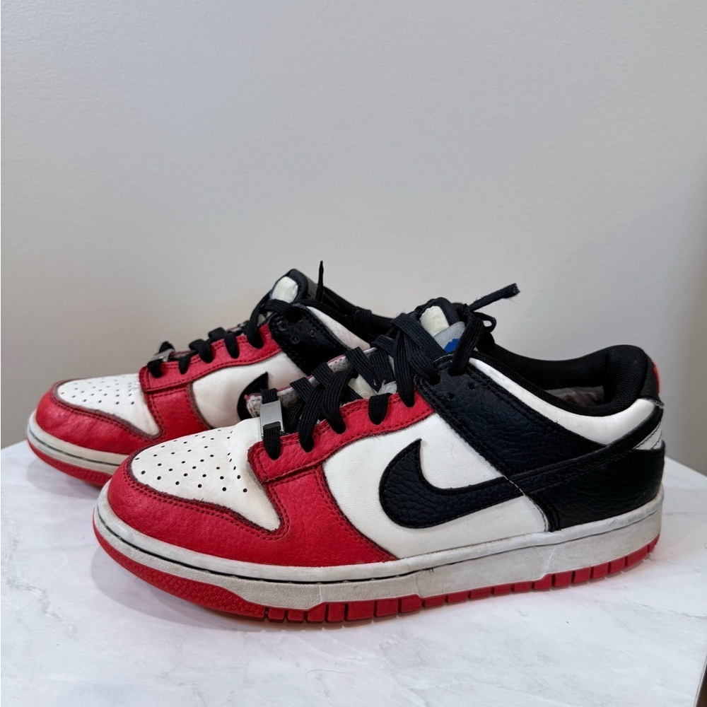 🔥 Nike Dunk Low Chicago Split Size 6Y EUC🔥